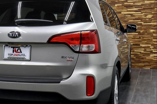 Photo of 2014 Satin Metal Kia Sorento