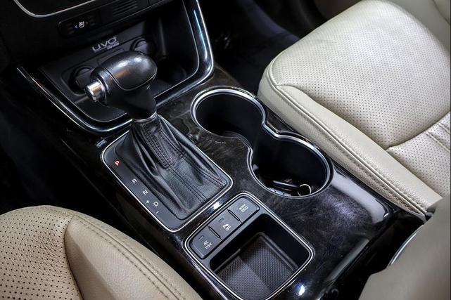 Photo of 2014 Satin Metal Kia Sorento
