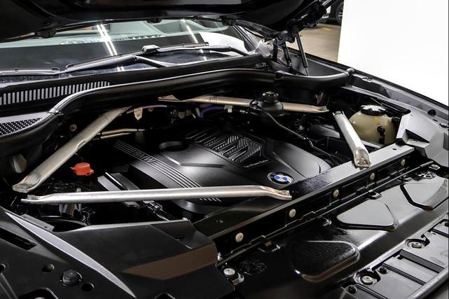 Photo of 2021 Carbon Black Metallic BMW X6