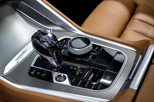 Photo of 2021 Carbon Black Metallic BMW X6