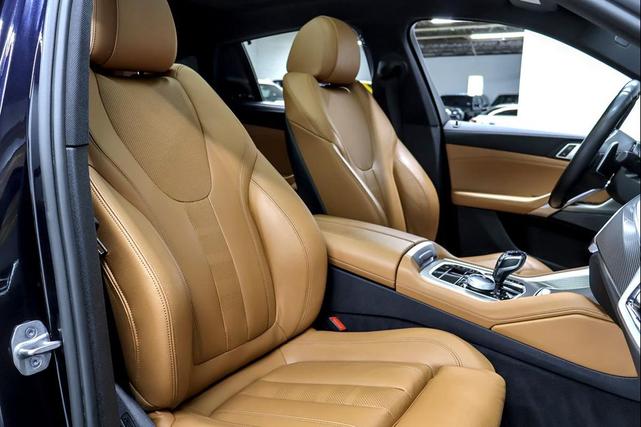 Photo of 2021 Carbon Black Metallic BMW X6