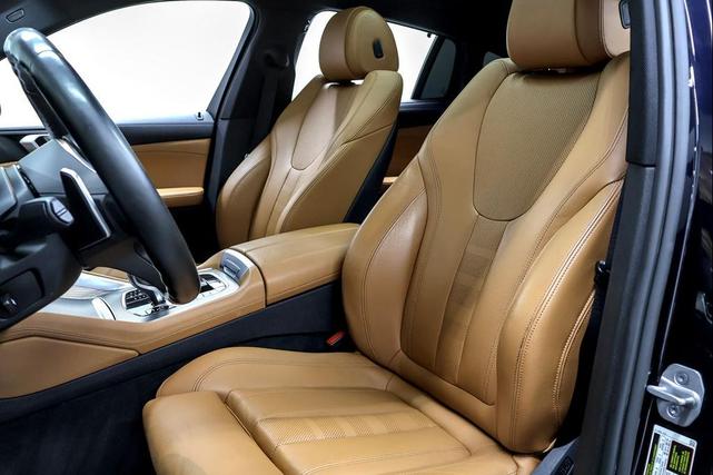 Photo of 2021 Carbon Black Metallic BMW X6