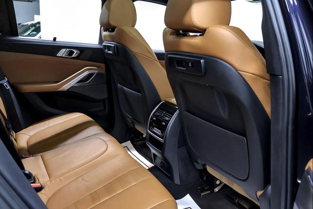 Photo of 2021 Carbon Black Metallic BMW X6