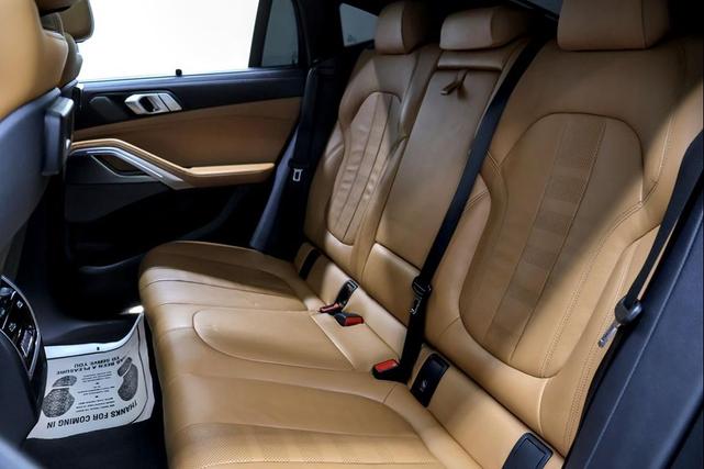 Photo of 2021 Carbon Black Metallic BMW X6