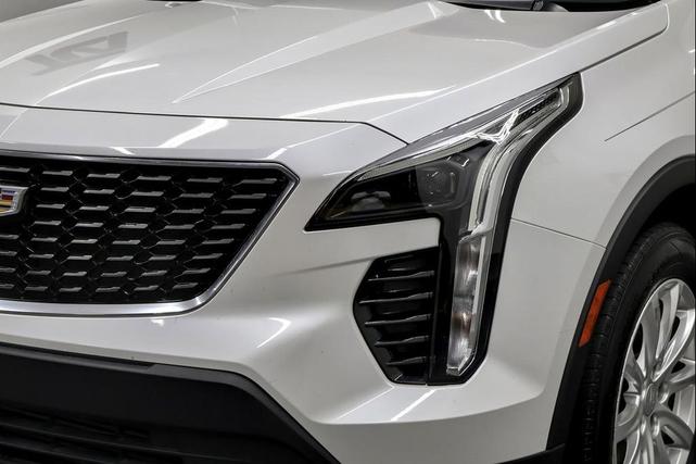 Photo of 2020 Crystal White Tricoat Cadillac XT4