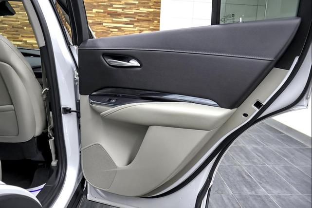 Photo of 2020 Crystal White Tricoat Cadillac XT4