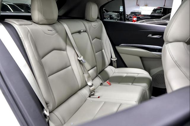 Photo of 2020 Crystal White Tricoat Cadillac XT4