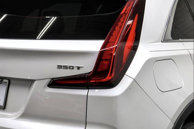 Photo of 2020 Crystal White Tricoat Cadillac XT4