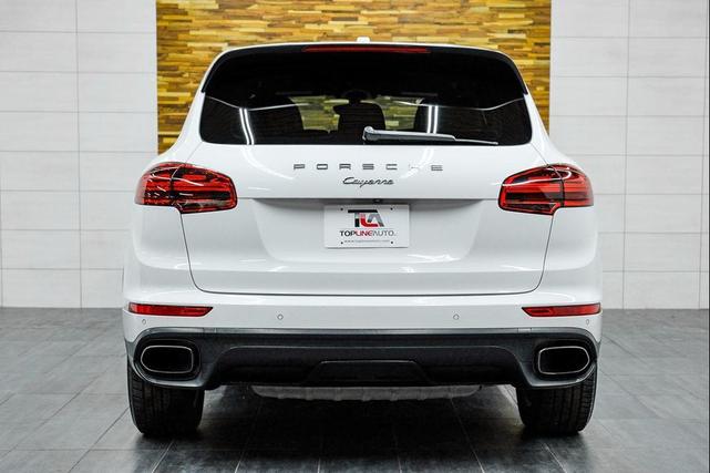 Photo of 2016 White Porsche Cayenne