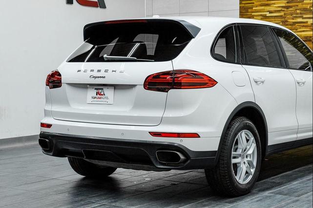 Photo of 2016 White Porsche Cayenne