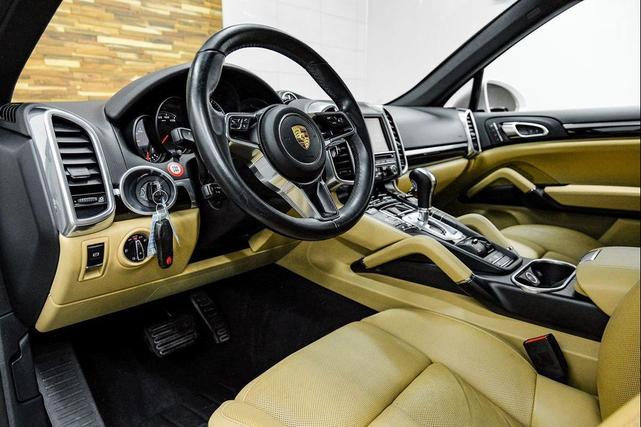 Photo of 2016 White Porsche Cayenne