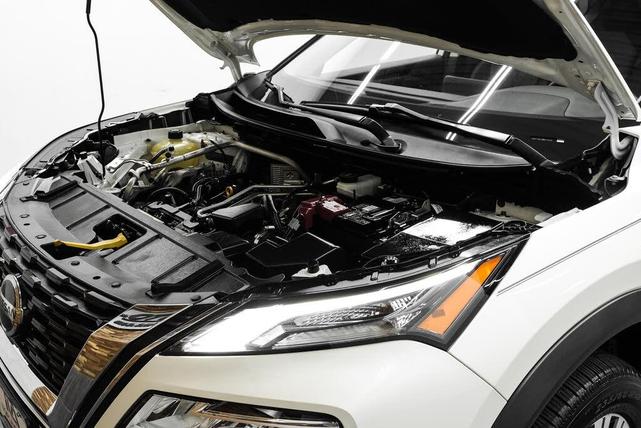 Photo of 2021 Pearl White Tricoat Nissan Rogue