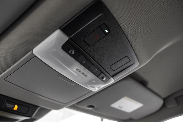 Photo of 2021 Pearl White Tricoat Nissan Rogue