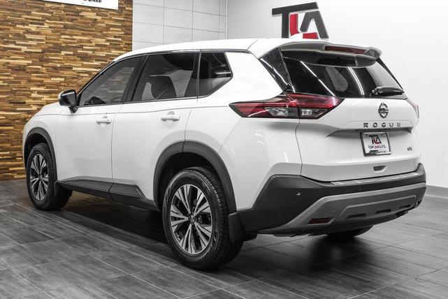 Photo of 2021 Pearl White Tricoat Nissan Rogue