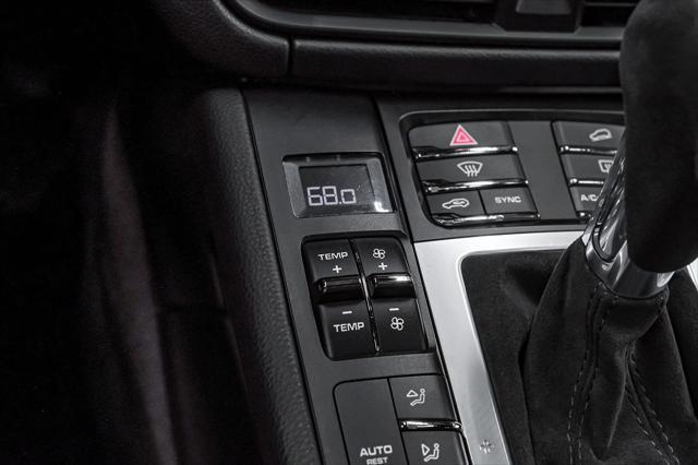 Photo of 2021 Black Porsche Macan