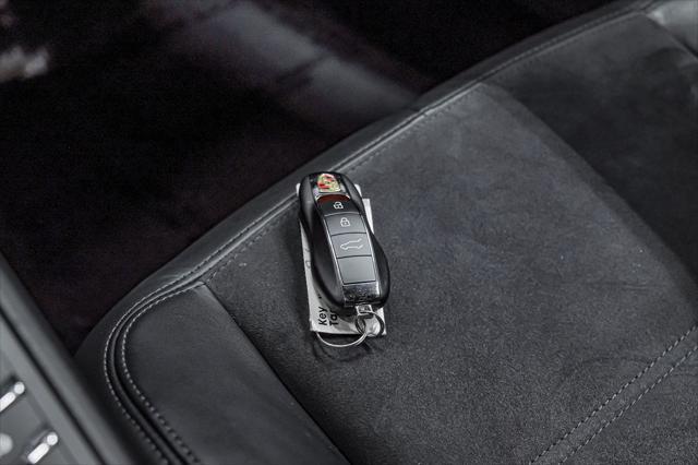 Photo of 2021 Black Porsche Macan