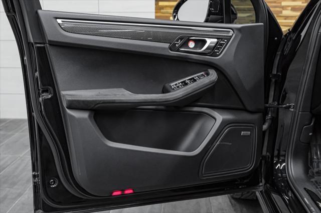 Photo of 2021 Black Porsche Macan