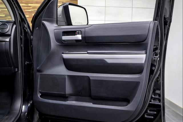 Photo of 2021 Midnight Black Metallic Toyota Tundra