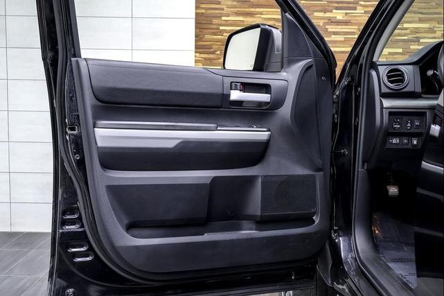 Photo of 2021 Midnight Black Metallic Toyota Tundra