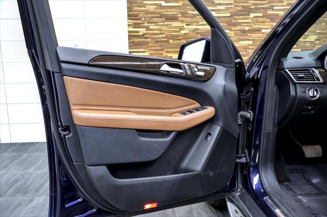 Photo of 2017 Brilliant Blue Metallic Mercedes-Benz GLS 450