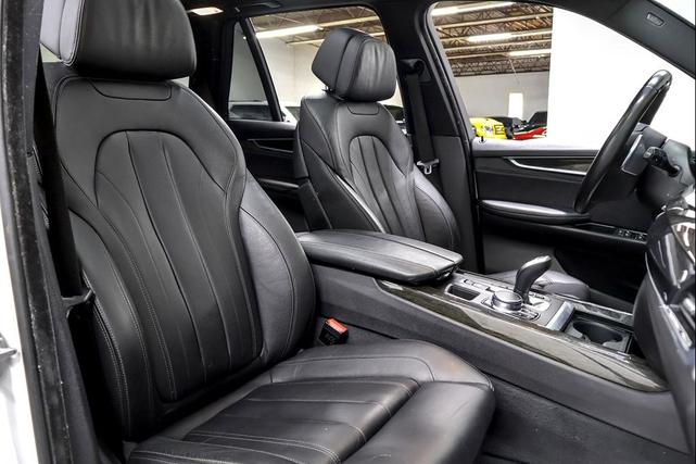 Photo of 2018 Mineral White Metallic BMW X5