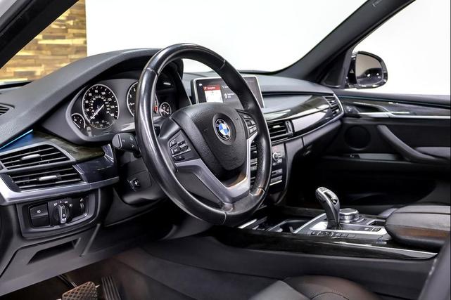 Photo of 2018 Mineral White Metallic BMW X5