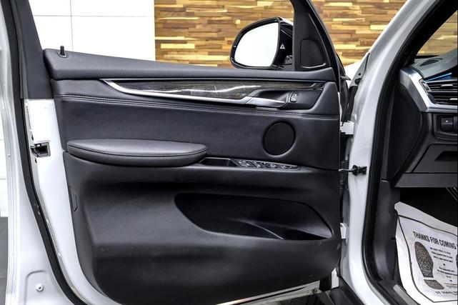 Photo of 2018 Mineral White Metallic BMW X5