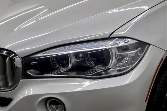 Photo of 2018 Mineral White Metallic BMW X5