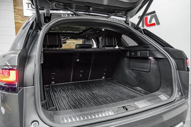 Photo of 2018 Gray Land Rover Range Rover Velar