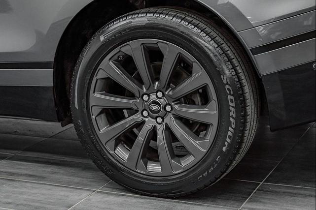 Photo of 2018 Gray Land Rover Range Rover Velar