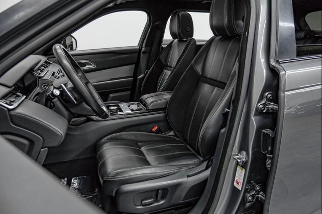 Photo of 2018 Gray Land Rover Range Rover Velar