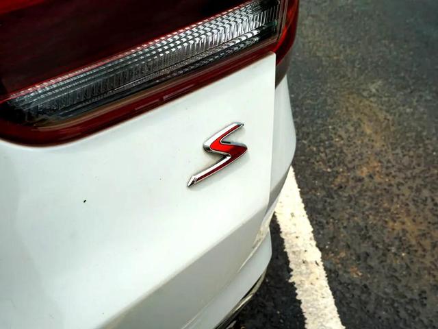 Photo of 2020 Snow White Pearl Kia Optima