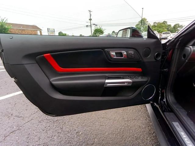 Photo of 2018 Shadow Black Ford Mustang