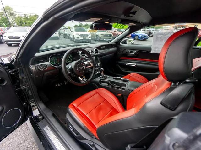 Photo of 2018 Shadow Black Ford Mustang