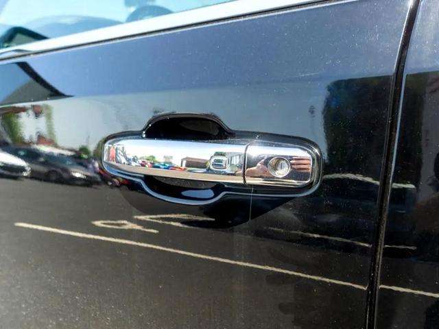 Photo of 2020 Black GMC Sierra 1500