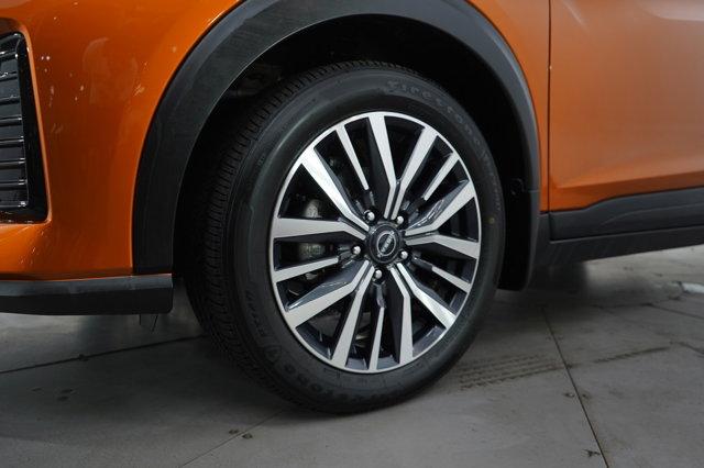 Photo of 2023 Monarch Orange Metallic/Super Black Nissan Kicks