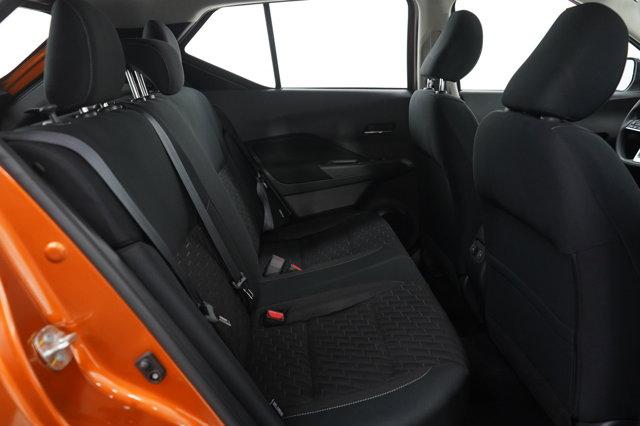 Photo of 2023 Monarch Orange Metallic/Super Black Nissan Kicks