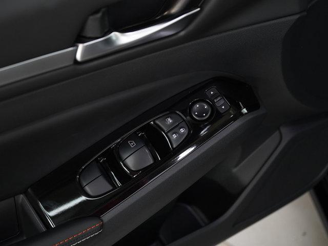 Photo of 2024 Super Black Clearcoat Nissan Altima