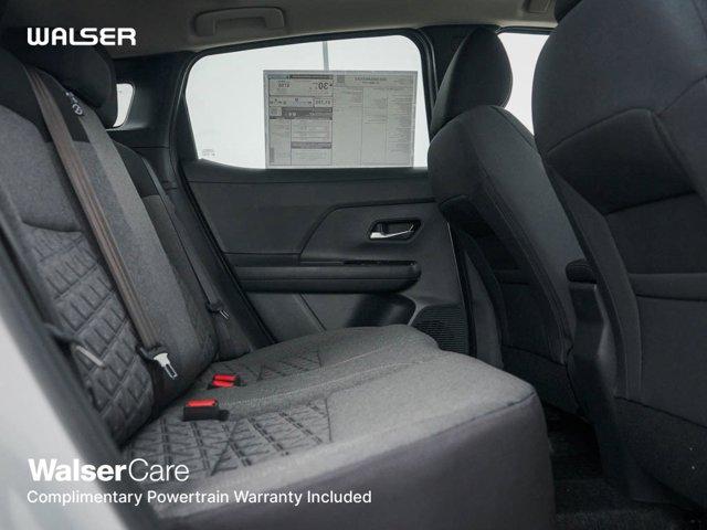 Photo of 2025 Scarlet Ember Tintcoat/Super Black Nissan Kicks