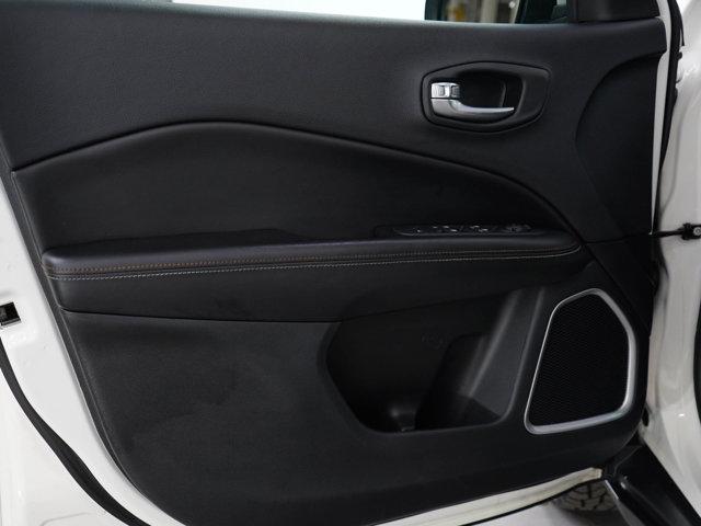 Photo of 2019 White Clearcoat Jeep Compass