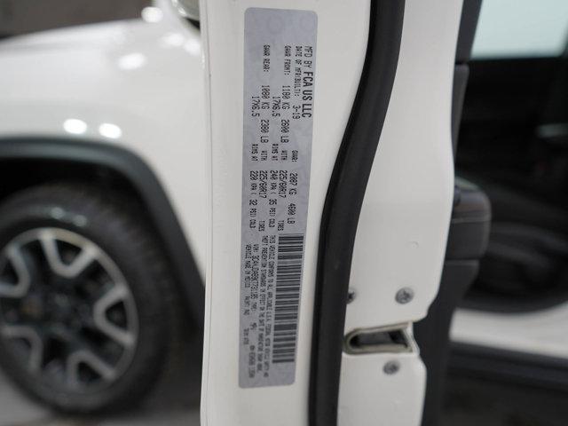 Photo of 2019 White Clearcoat Jeep Compass