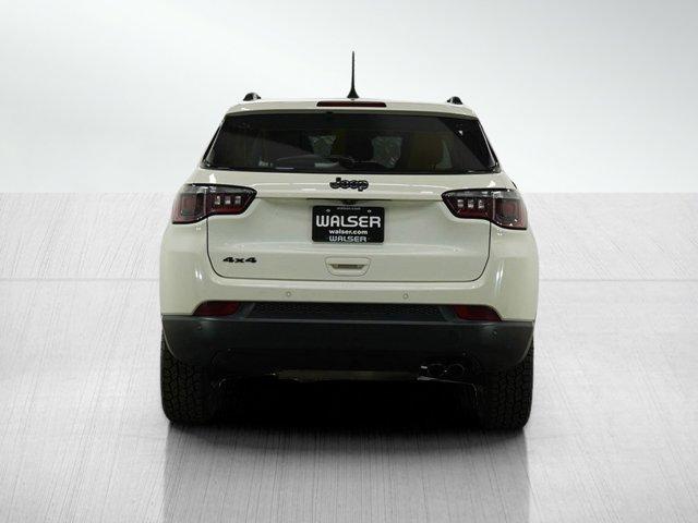 Photo of 2019 White Clearcoat Jeep Compass