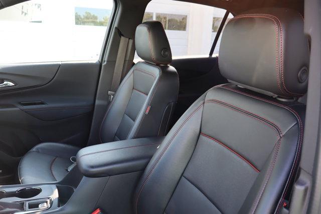 Photo of 2022 Blue Glow Metallic Chevrolet Equinox