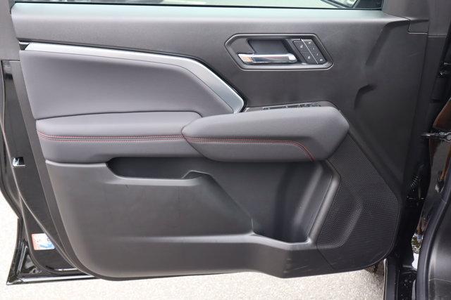 Photo of 2025 Black Chevrolet Colorado