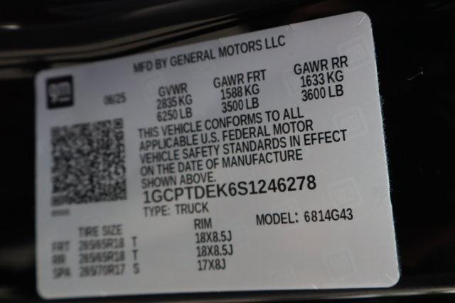 Photo of 2025 Black Chevrolet Colorado
