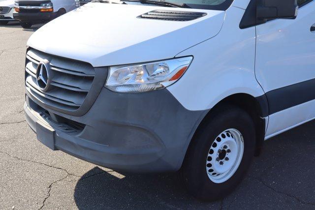Photo of 2020 Arctic White Mercedes-Benz Sprinter 2500
