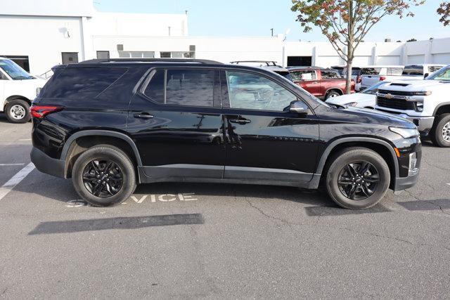 Photo of 2023 Mosaic Black Metallic Chevrolet Traverse