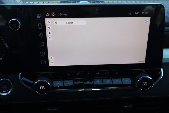 Photo of 2024 Summit White Chevrolet Colorado