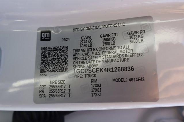 Photo of 2024 Summit White Chevrolet Colorado