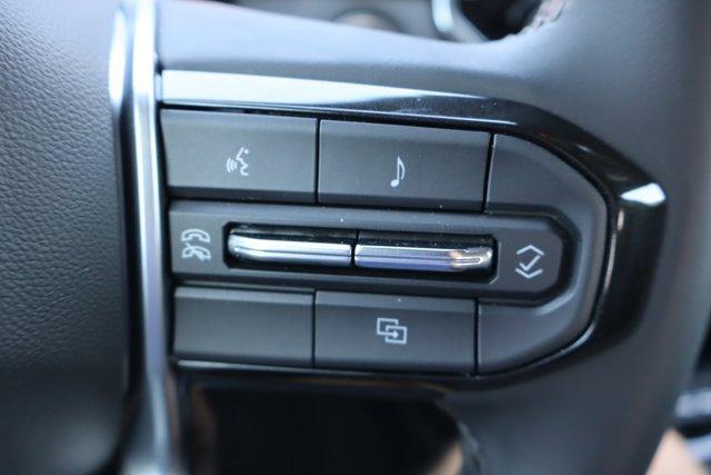 Photo of 2024 Summit White Chevrolet Colorado